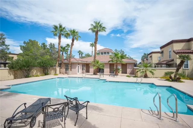 MLS: 2527340 Condo For Sale