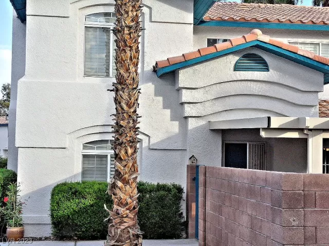 MLS: 2527364 Condo For Sale