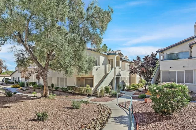 MLS: 2527373 Condo For Sale