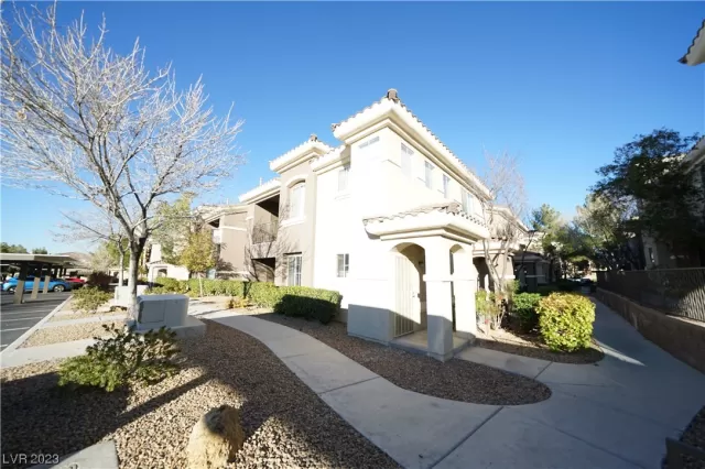 MLS: 2527385 Condo For Sale