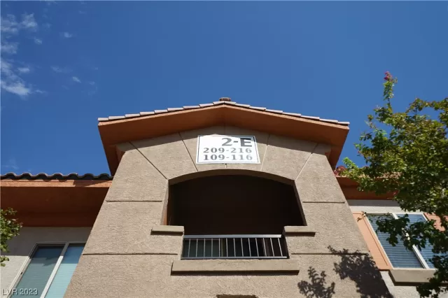 MLS: 2527392 Condo For Sale