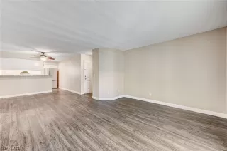 Photo #6: 2527394 Listing