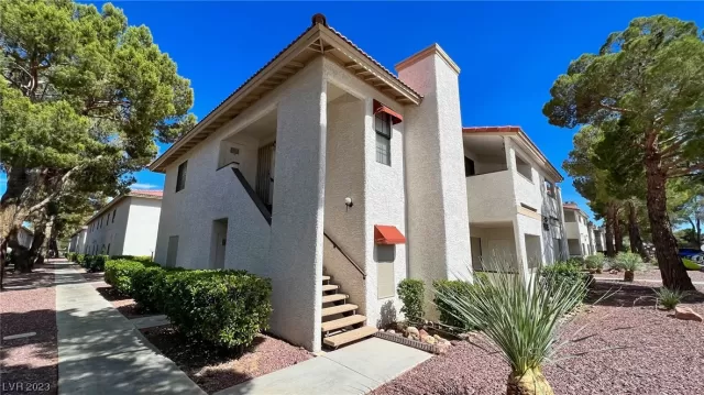 MLS: 2527429 Condo For Sale