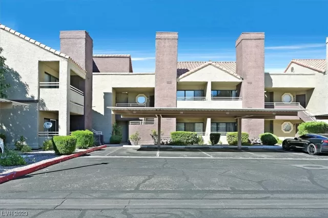 MLS: 2527434 Condo For Sale