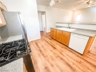 Photo #3: 2527448 Listing