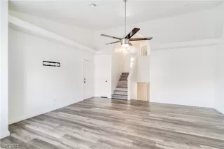 Photo #5: 2527468 Listing