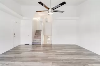 Photo #6: 2527468 Listing