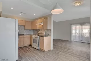 Photo #6: 2527473 Listing 