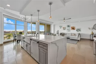 Photo #5: 2527483 Listing