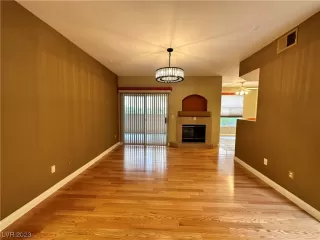 Photo #5: 2527508 Listing 