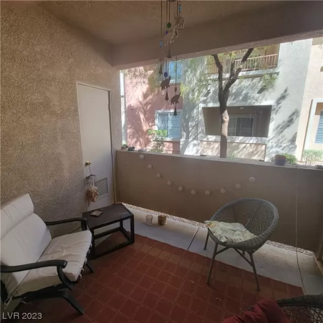 MLS: 2527544 Condo For Sale