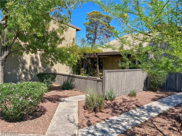 MLS: 2527545 Condo For Sale