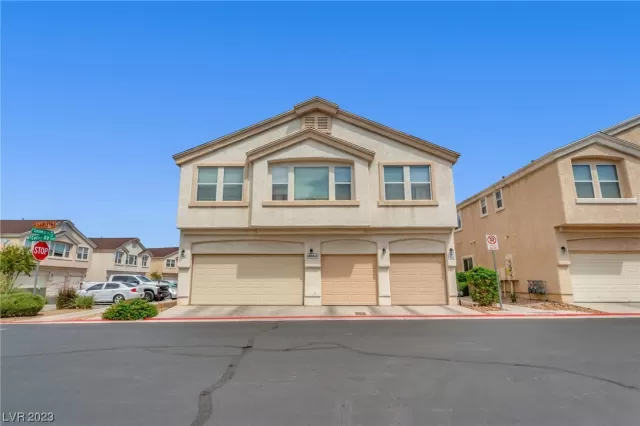 MLS: 2527569 Condo For Sale