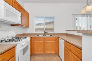 Photo #6: 2527569 Listing