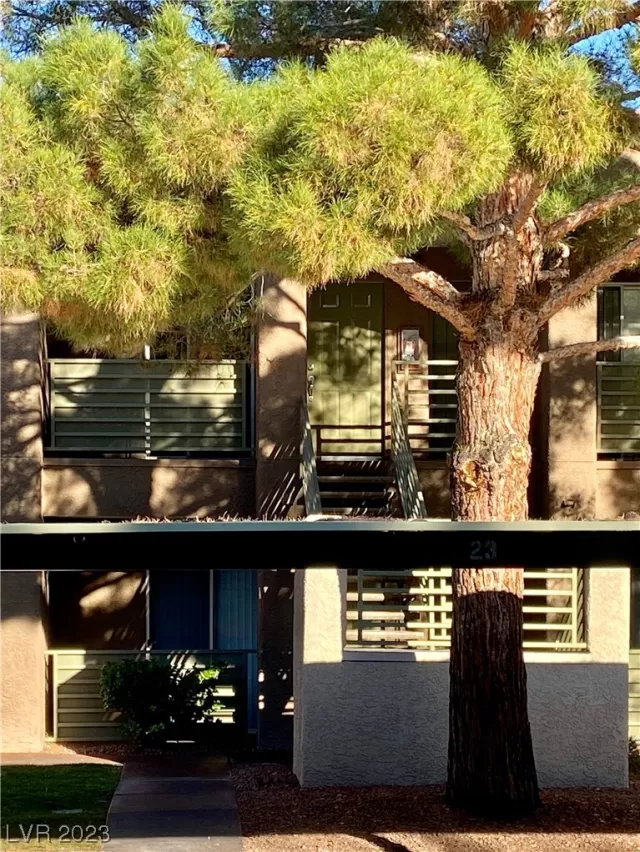 MLS: 2527574 Condo For Sale