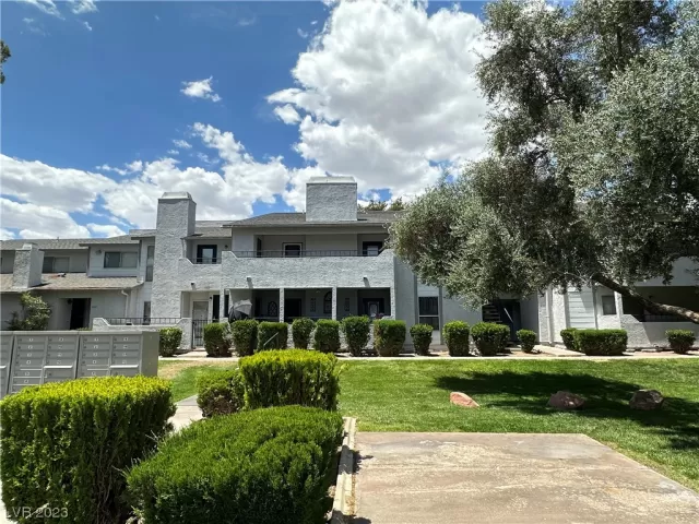 MLS: 2527581 Condo For Sale