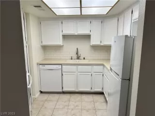 Photo #2: 2527581 Listing 