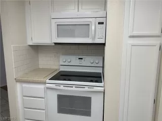 Photo #3: 2527581 Listing 