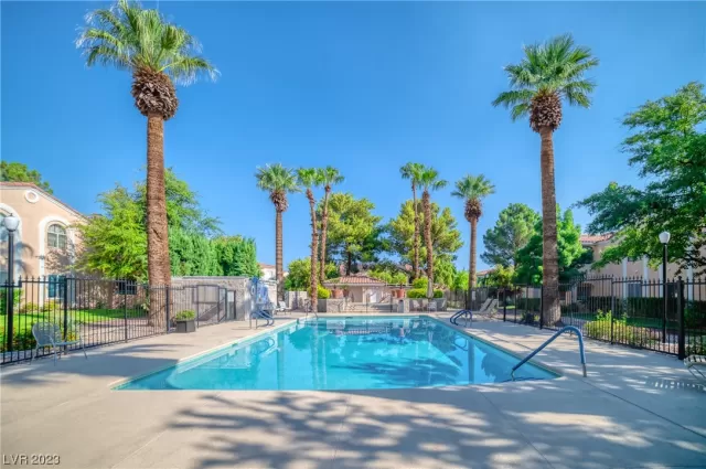 MLS: 2527597 Condo For Sale