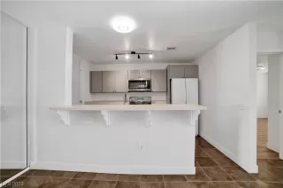 Photo #4: 2527597 Listing