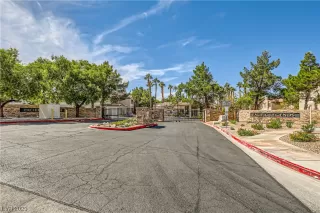 Photo #1: 2527609 Listing