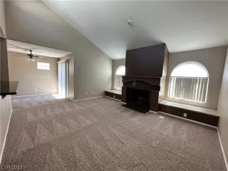 Photo #2: 2527618 Listing