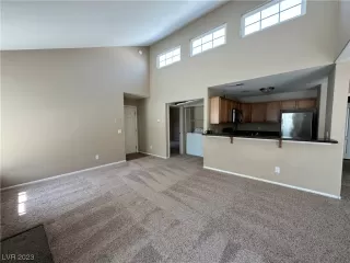 Photo #5: 2527618 Listing