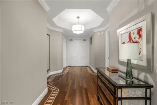 Photo #1: 2527629 Listing