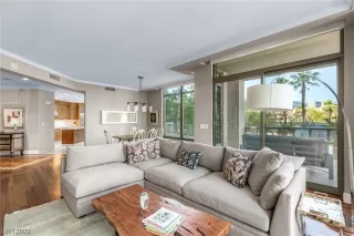 Photo #4: 2527629 Listing