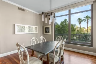 Photo #6: 2527629 Listing