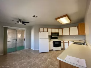 Photo #5: 2527637 Listing 