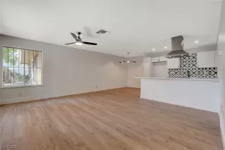 Photo #5: 2527648 Listing