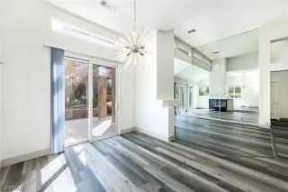 Photo #5: 2527662 Listing 