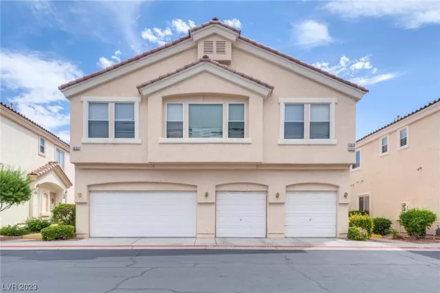 MLS: 2527680 Condo For Sale