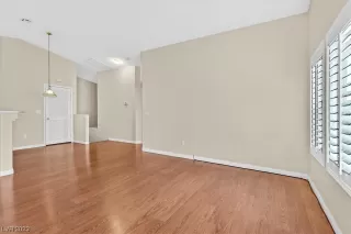 Photo #4: 2527690 Listing