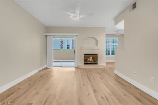 Photo #6: 2527721 Listing