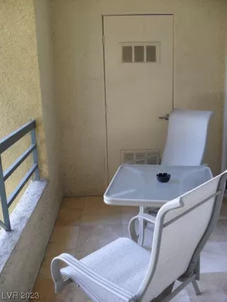 Photo #6: 2527726 Listing