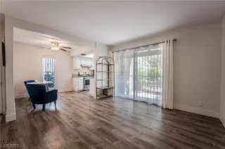 Photo #2: 2527728 Listing