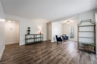 Photo #4: 2527728 Listing