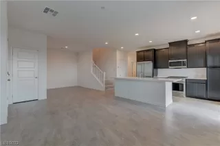 Photo #5: 2527788 Listing