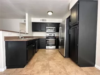 Photo #4: 2527845 Listing 