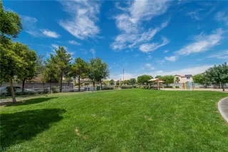 Photo #4: 2527885 Listing