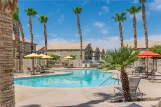 Photo #5: 2527885 Listing