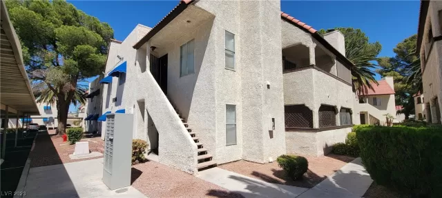 MLS: 2527887 Condo For Sale