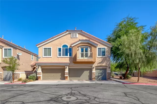 MLS: 2527903 Condo For Sale