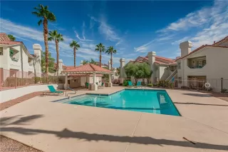 Photo #2: 2527912 Listing 