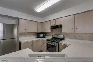 Photo #6: 2527912 Listing 