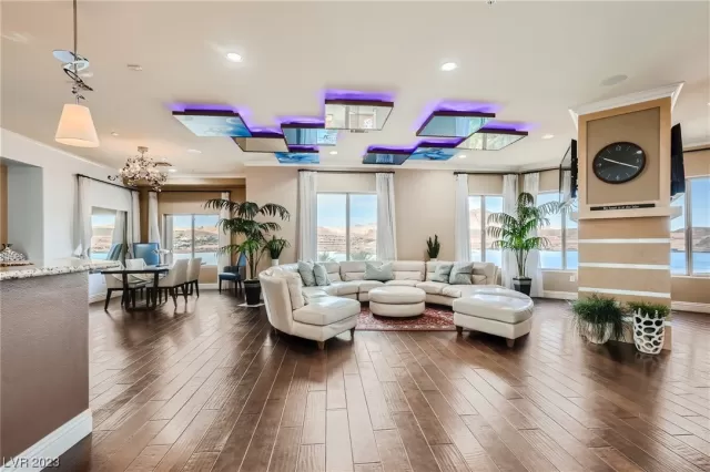 MLS: 2527925 Condo For Sale