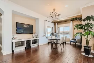 Photo #6: 2527925 Listing