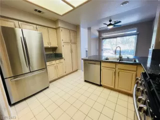 Photo #3: 2527932 Listing 